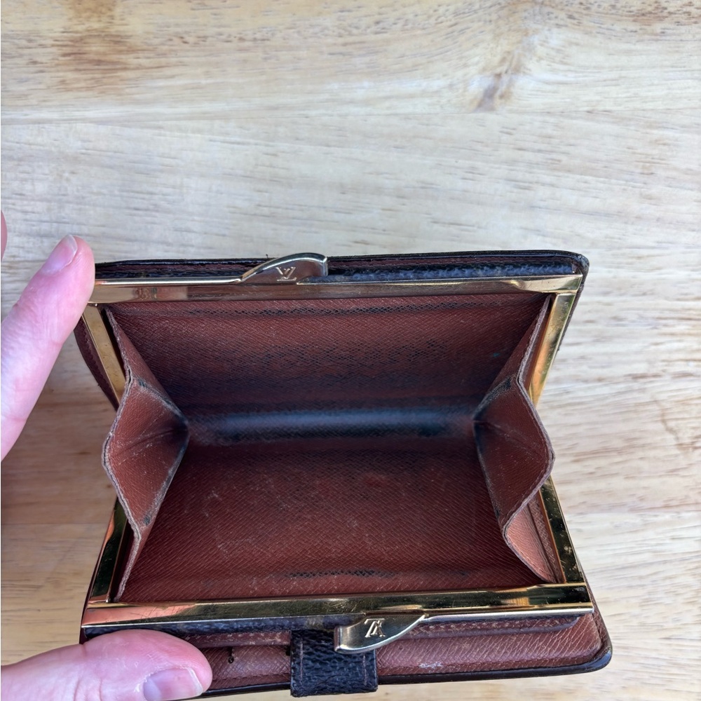 Louis Vuitton Brown Monogram Kisslock Wallet - Picture 14 of 16